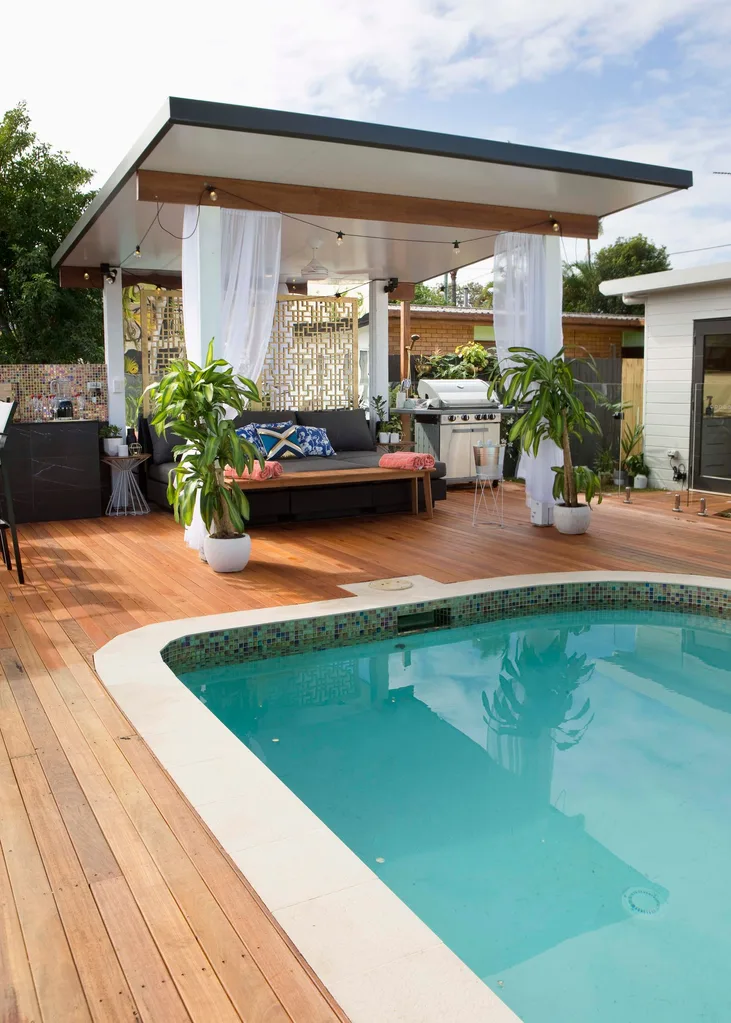 pool gold coast house rules deck