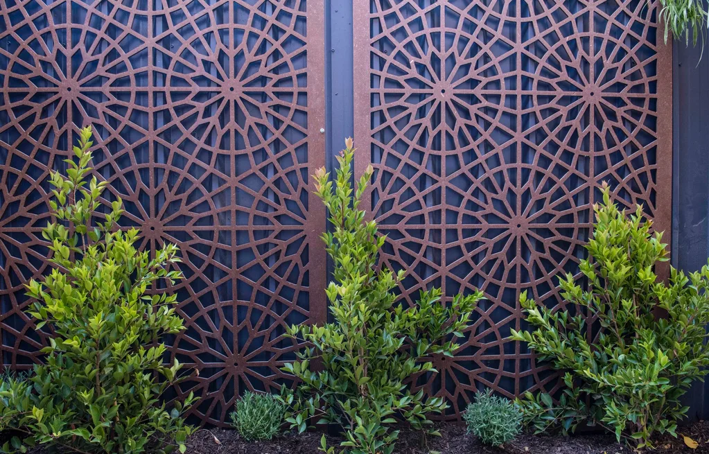 privacy screen outdoor house rules