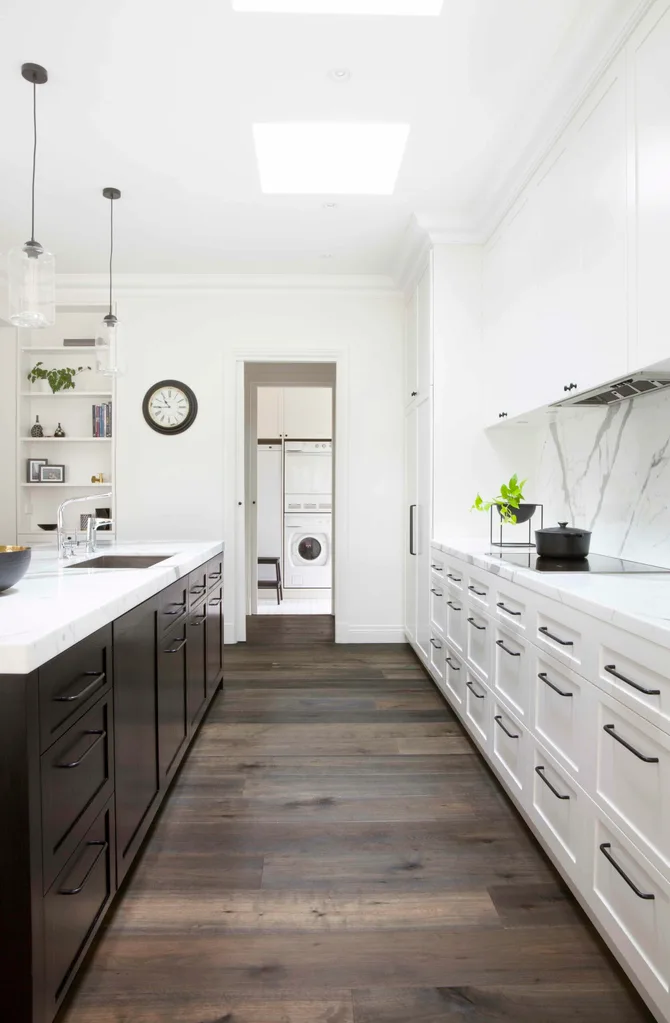 Marble and monochrome kitchen
