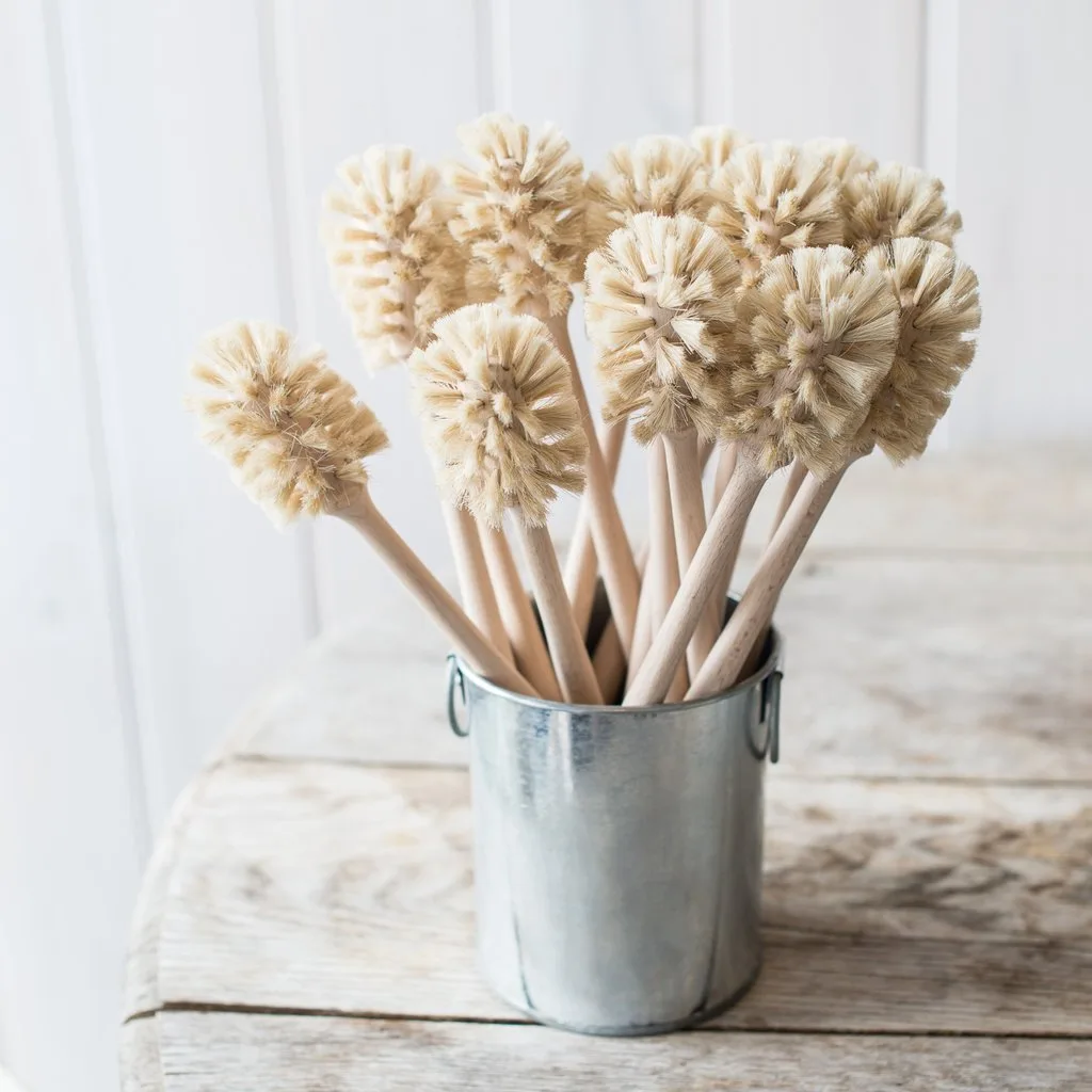 Natural bristle cup brush