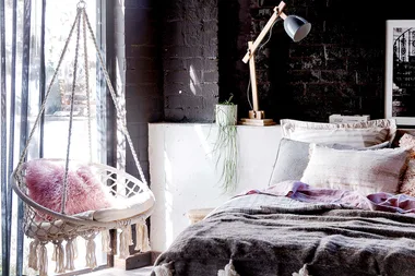 10 gorgeous rooms with hanging chairs