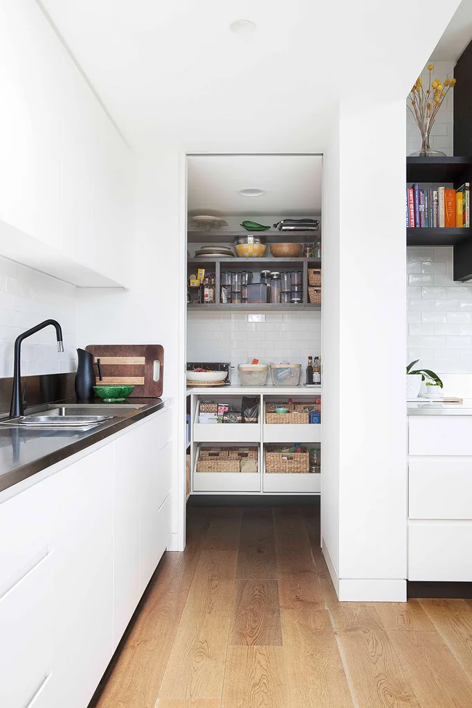 Monochrome kitchen pantry