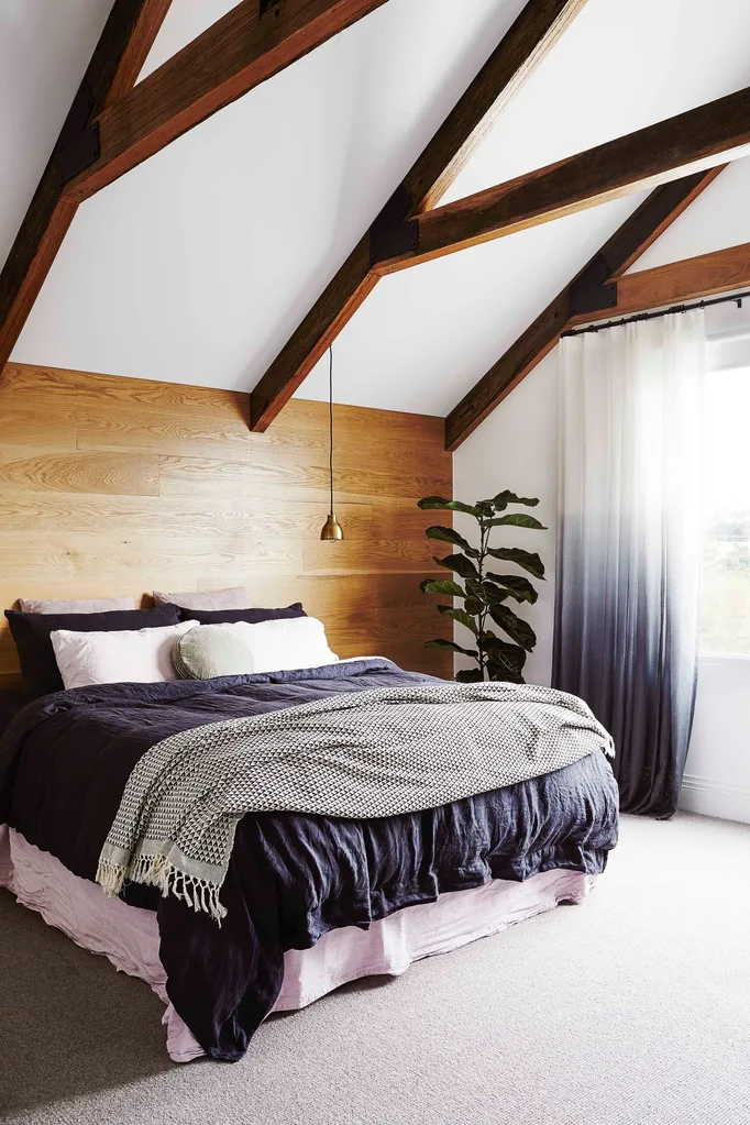 Guest bedroom chalet style