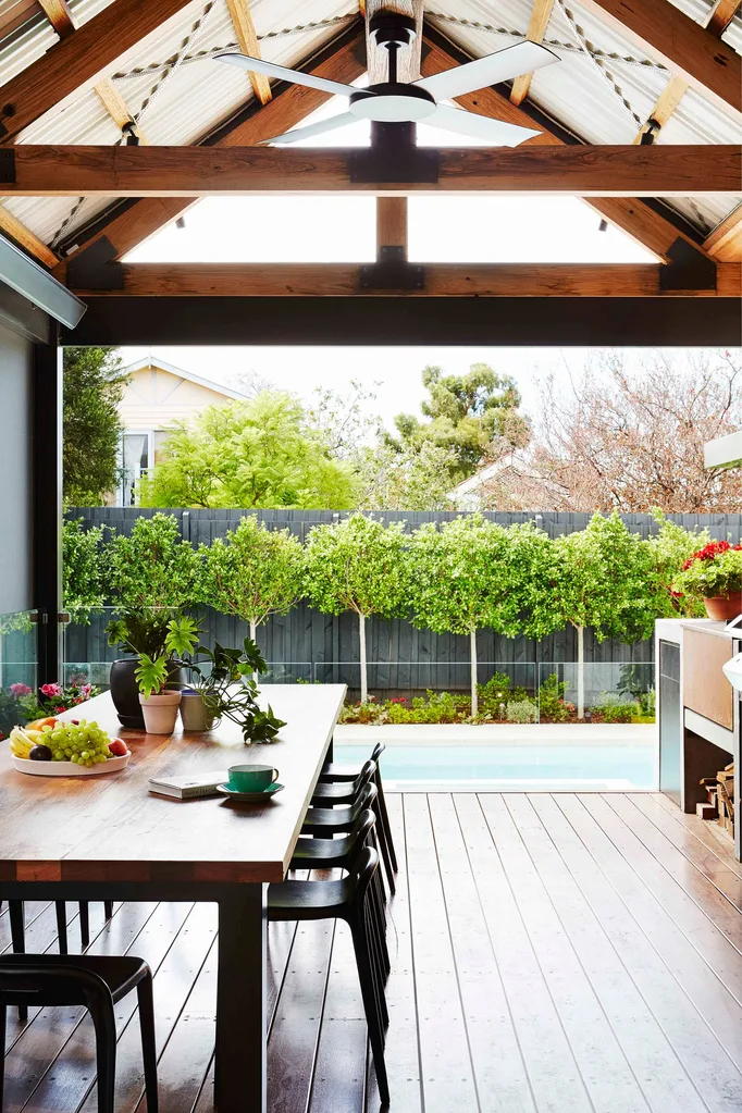 Outdoor dining room