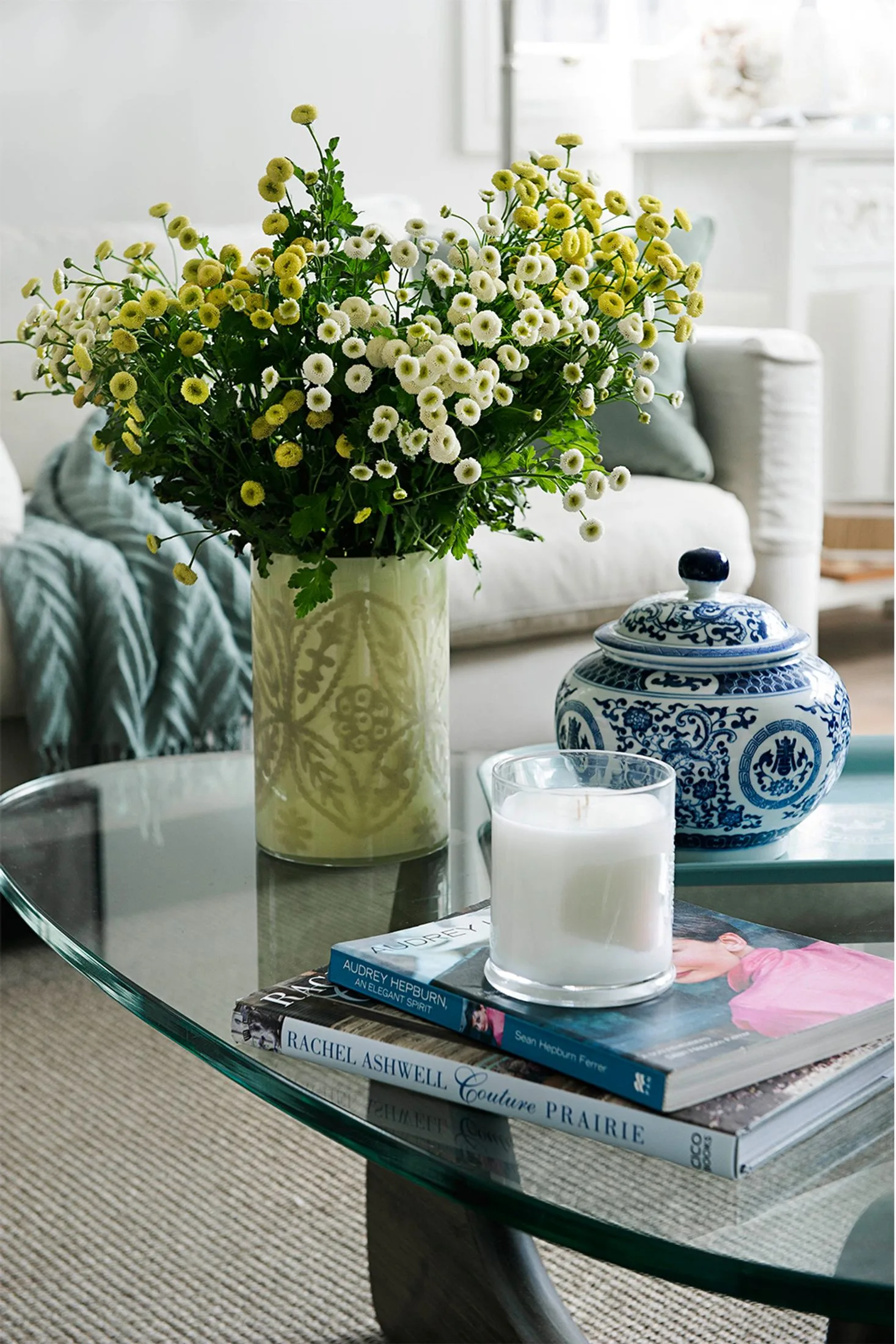 Coffee table tray