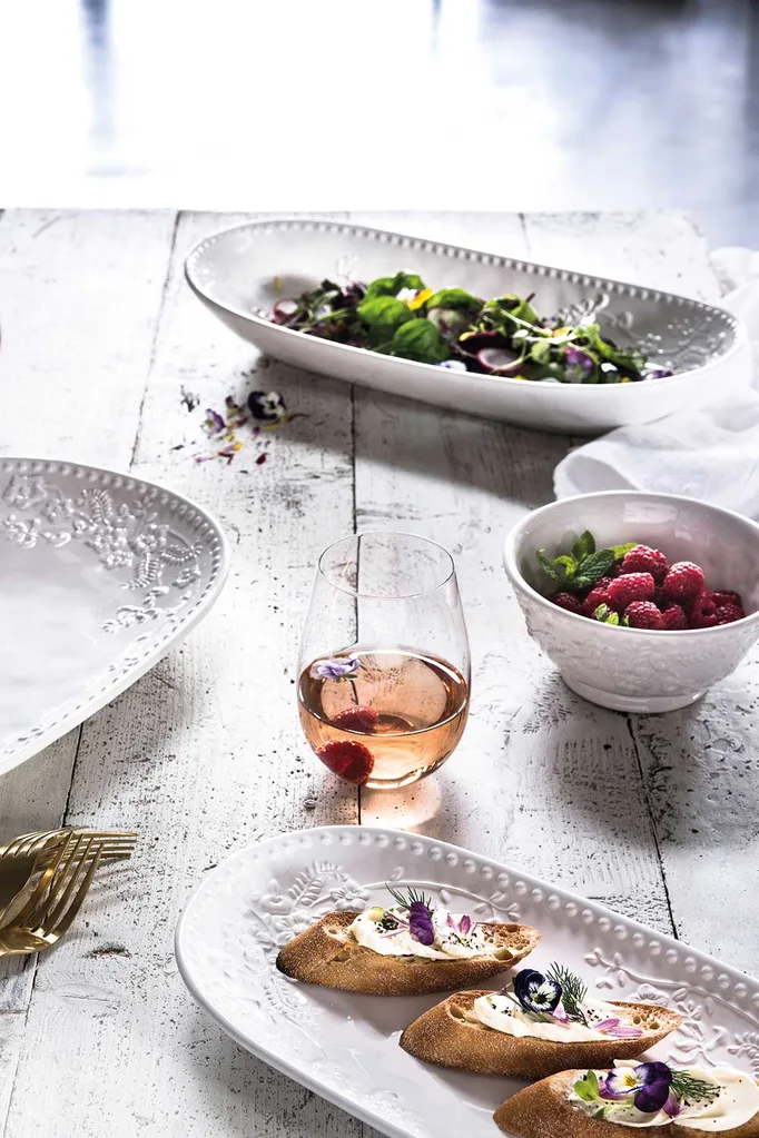 bruschetta with edible flowers