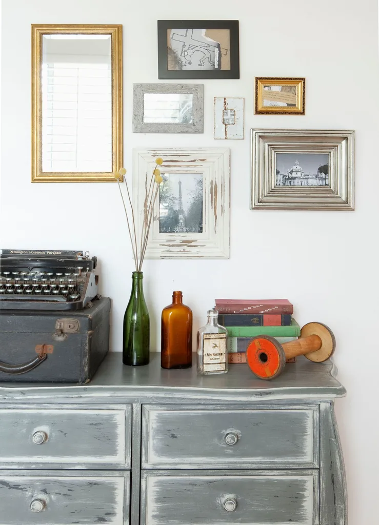 How to nail a salon hang | Home Beautiful Magazine Australia