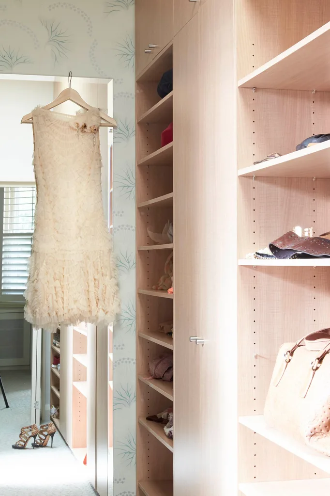 Walk-in wardrobe