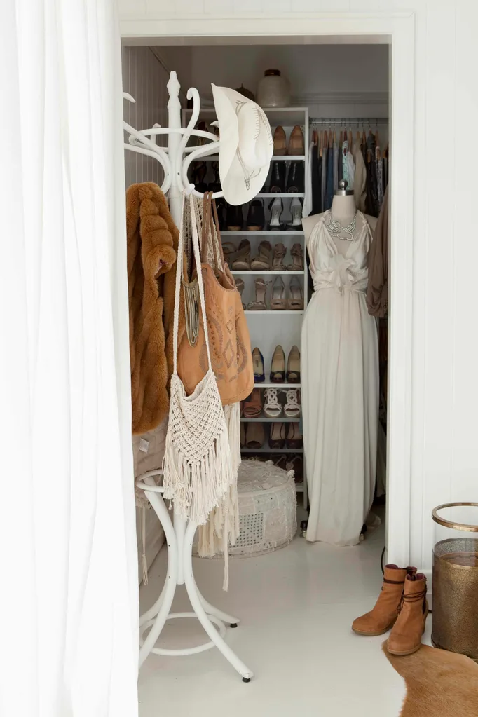 Walk-in wardrobe