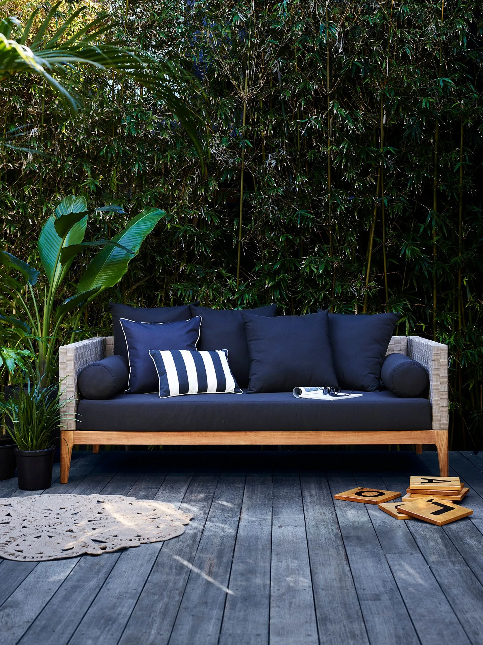 Avalon Outdoor Lounge