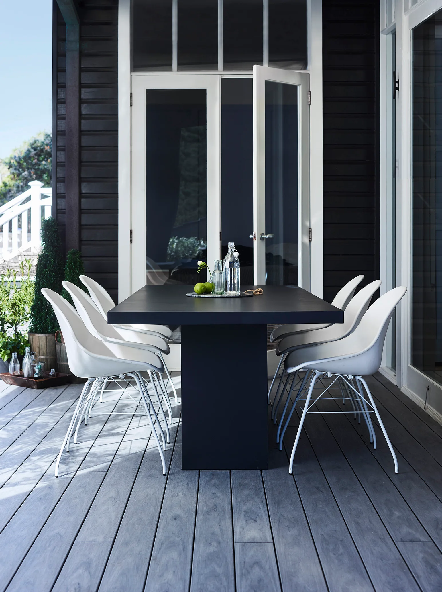 New Port Onyx Table