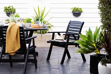 7 stylish outdoor dining settings