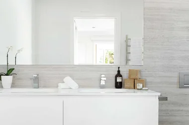 Bathroom styling: interior designers use these 4 tips