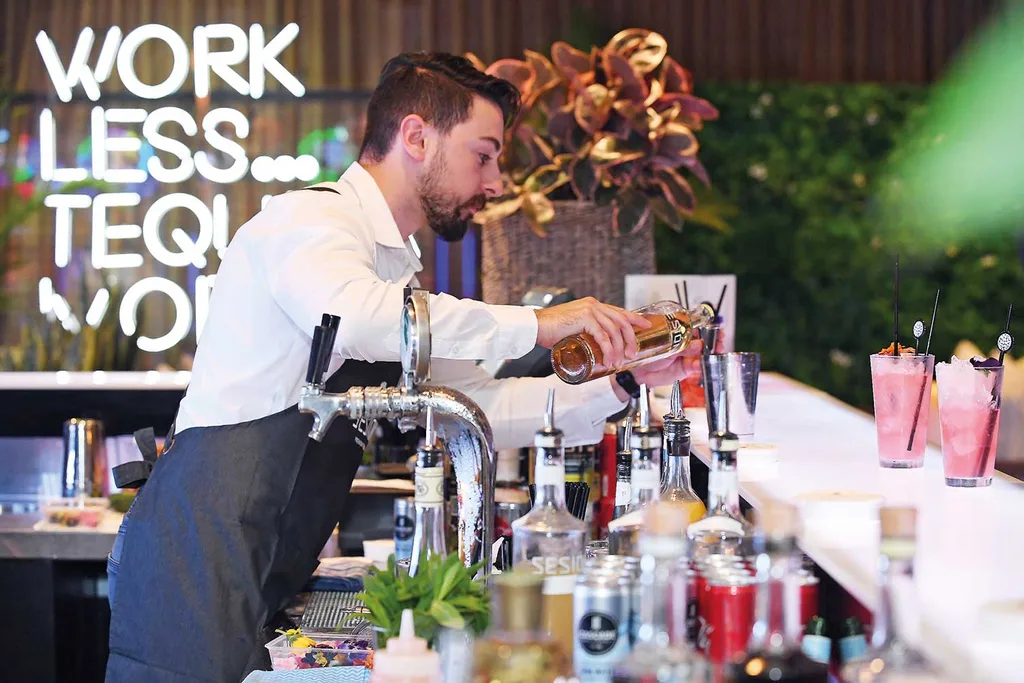 Jennifer Hawkins' new popup bar | Home Beautiful Magazine Australia