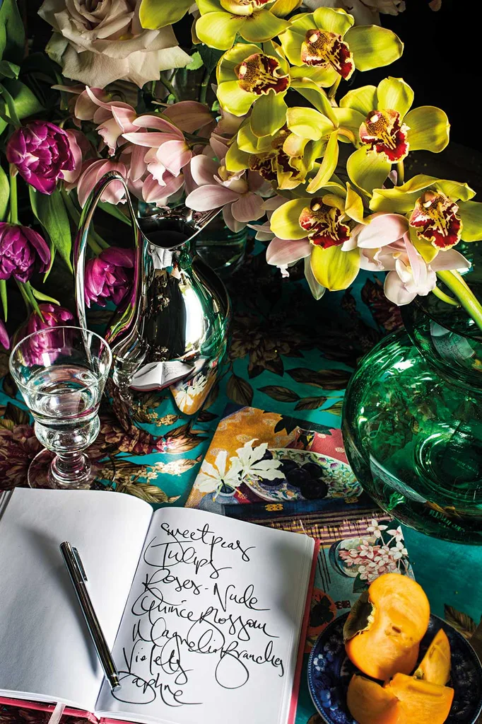 How to arrange flowers like a florist | Home Beautiful Magazine Australia