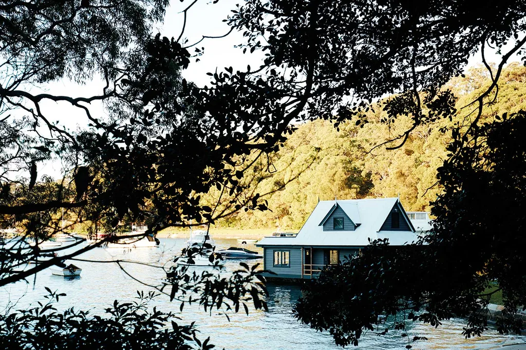 Houseboat on Sydney Harbour | Home Beautiful Magazine Australia