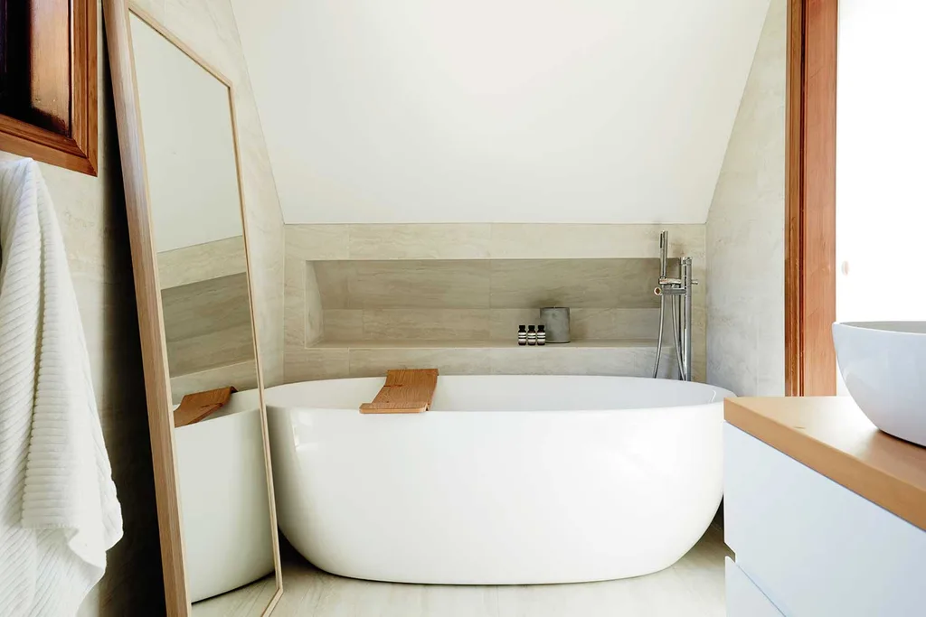 Houseboat on Sydney Harbour | Home Beautiful Magazine Australia