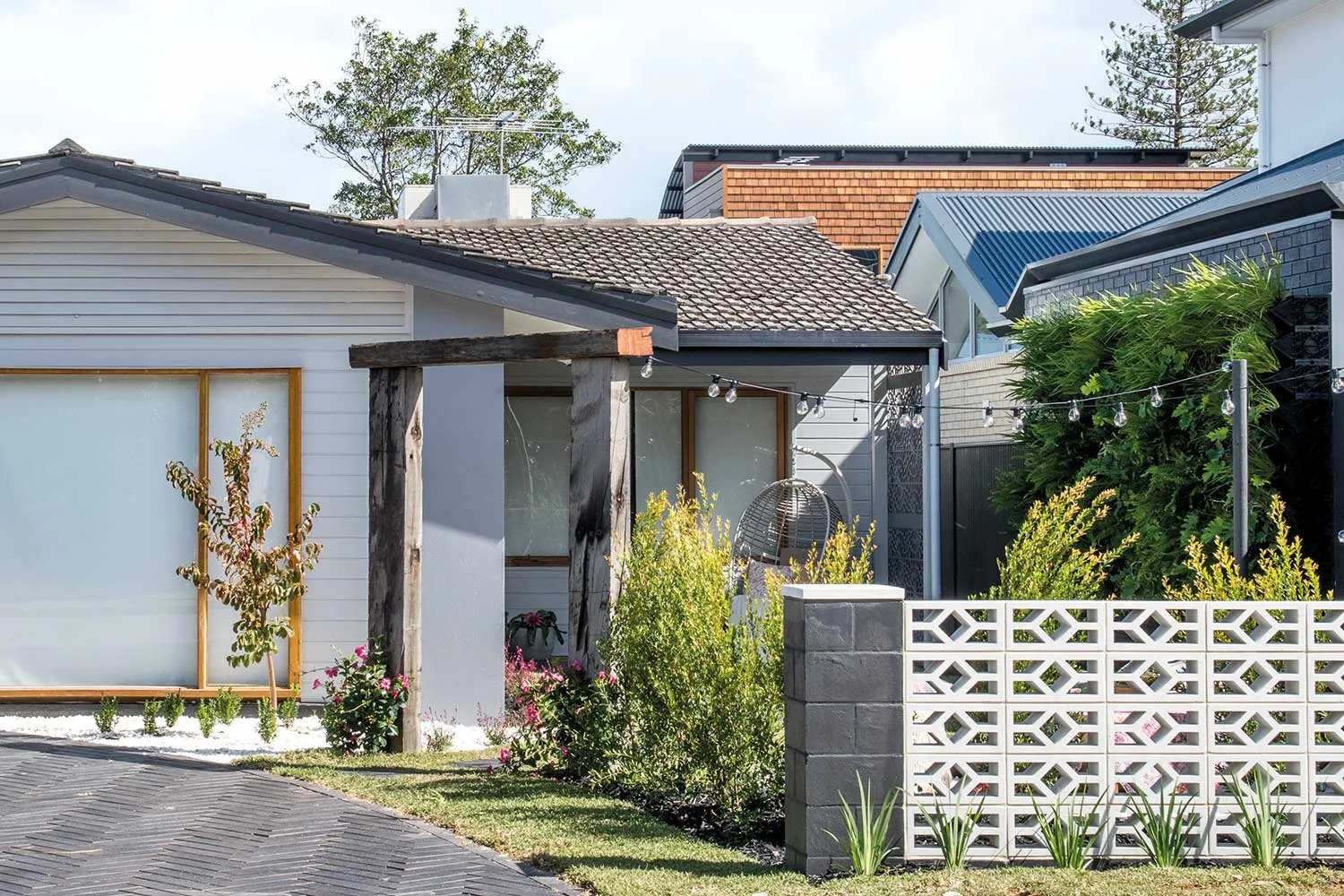 How to refresh the front of your home before auction day