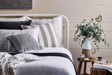 4 affordable ways to a beautiful guest room