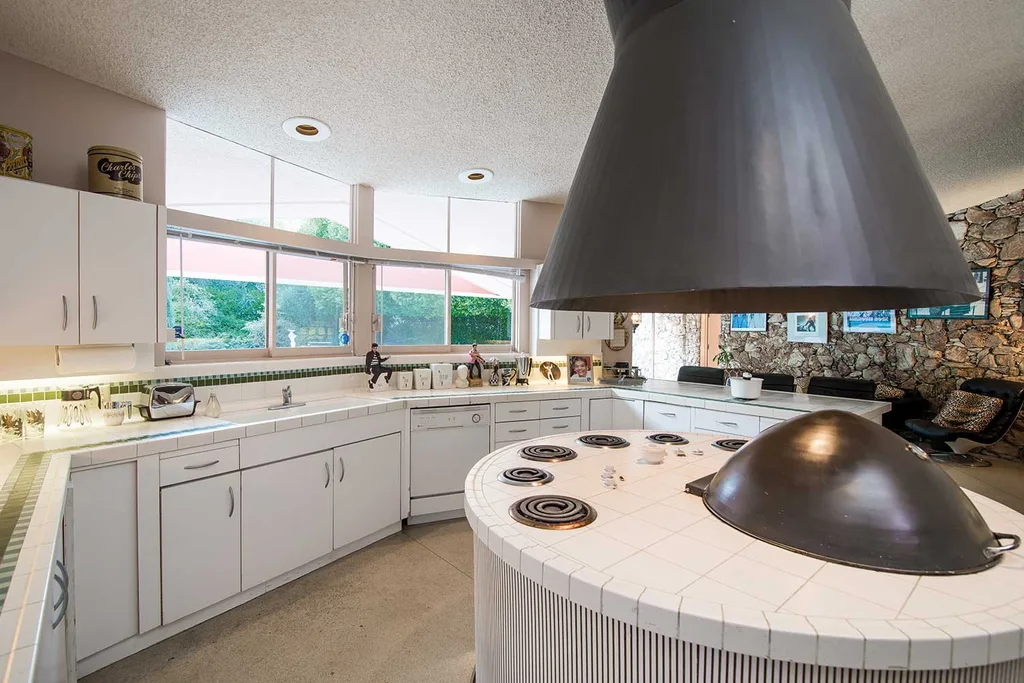 Elvis Presley's mid century modern home | Home Beautiful Magazine Australia