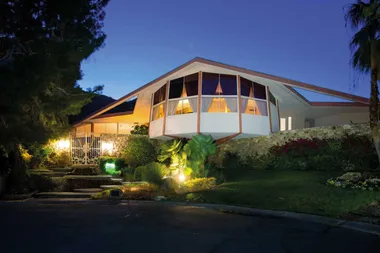 Elvis and Priscilla’s Honeymoon Hideaway hits the market