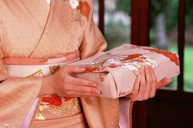 The Japanese gift wrapping method you need to try