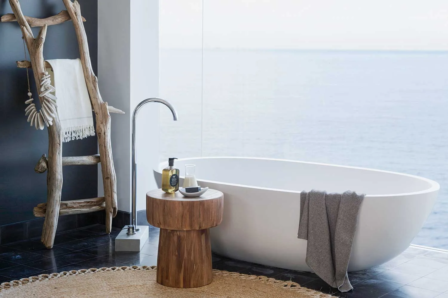5 ways a freestanding bathtub can transform your bathroom