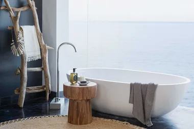 5 ways a freestanding bathtub can transform your bathroom