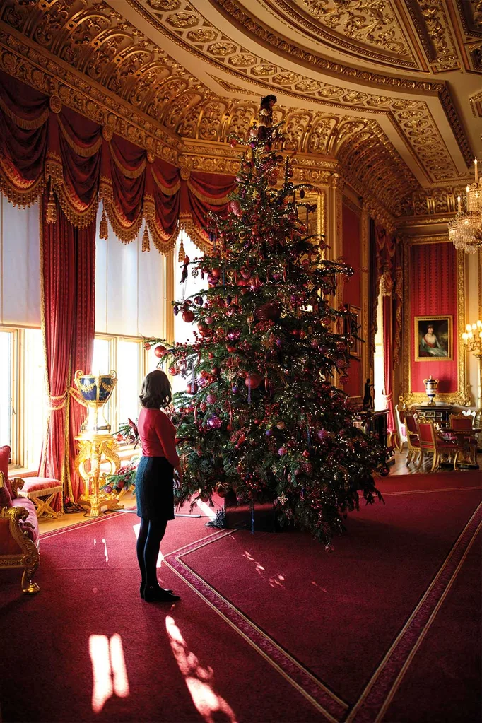 The Queen celebrates Christmas with golden decorations at Windsor Castle | Home Beautiful Magazine Australia
