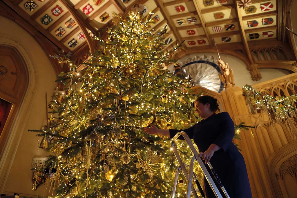 The Queen celebrates Christmas with golden decorations at Windsor Castle | Home Beautiful Magazine Australia