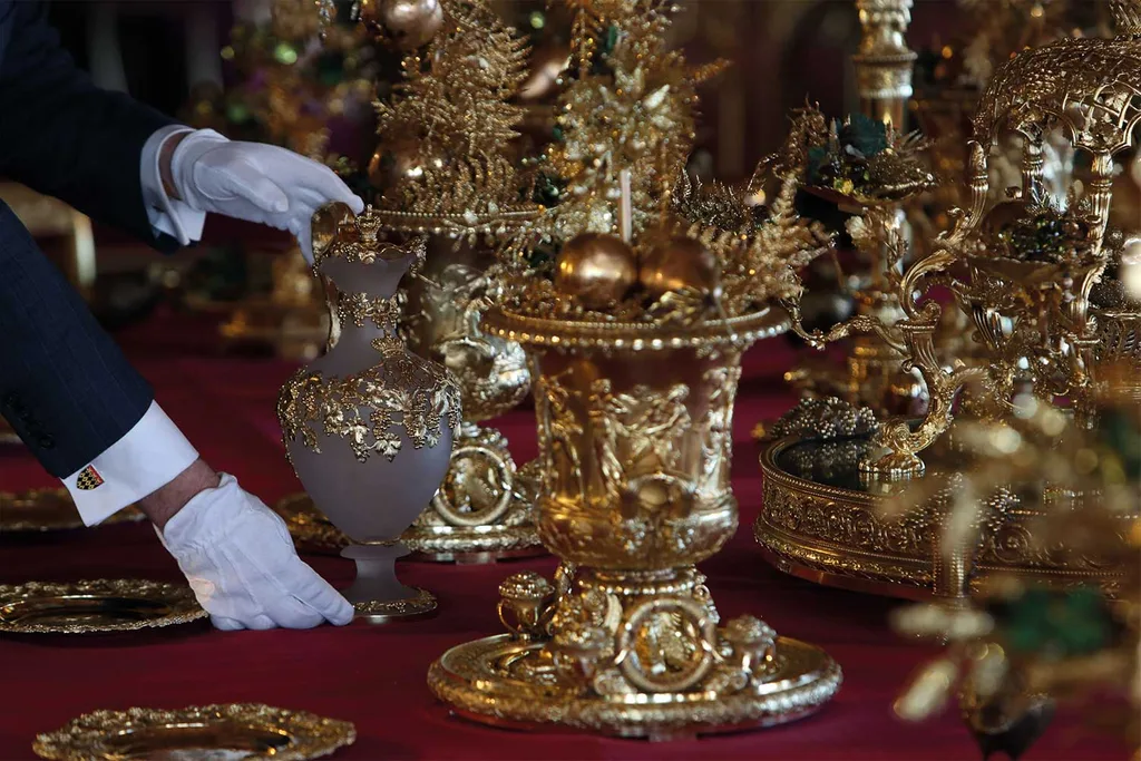 The Queen celebrates Christmas with golden decorations at Windsor Castle | Home Beautiful Magazine Australia