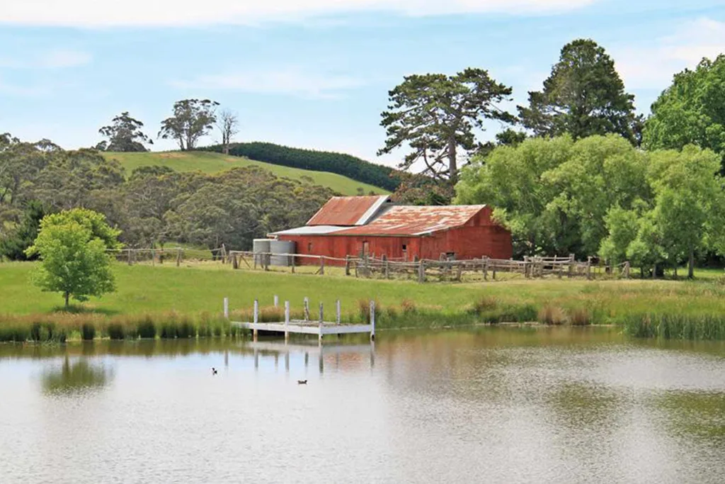Asher Keddie and husband Vincent Fantauzzo have put their country estate on the market | Home Beautiful Magazine Australia
