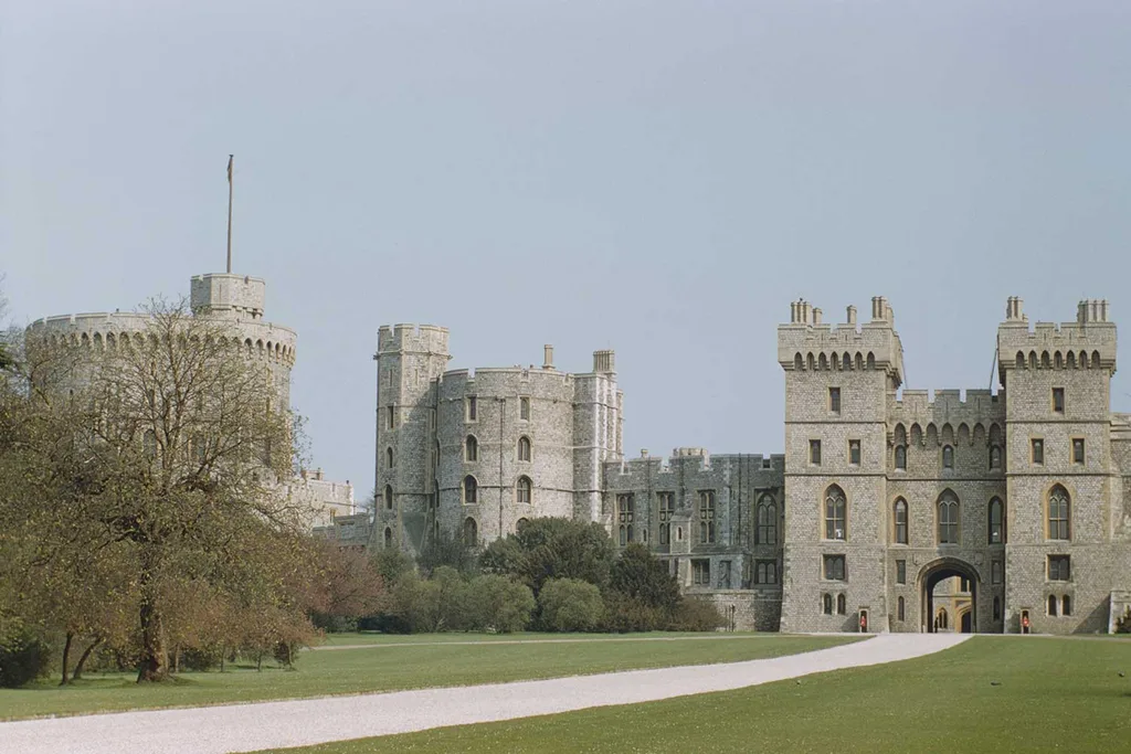 Everything you need to know about Queen Elizabeth’s royal residences | Home Beautiful Magazine Australia