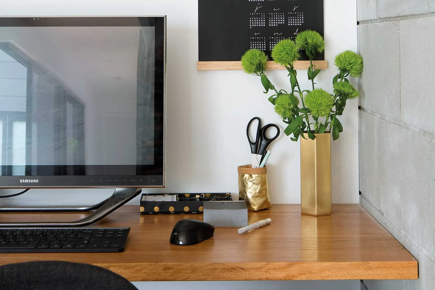 7 ideas (and 7 items!) to recharge your workspace