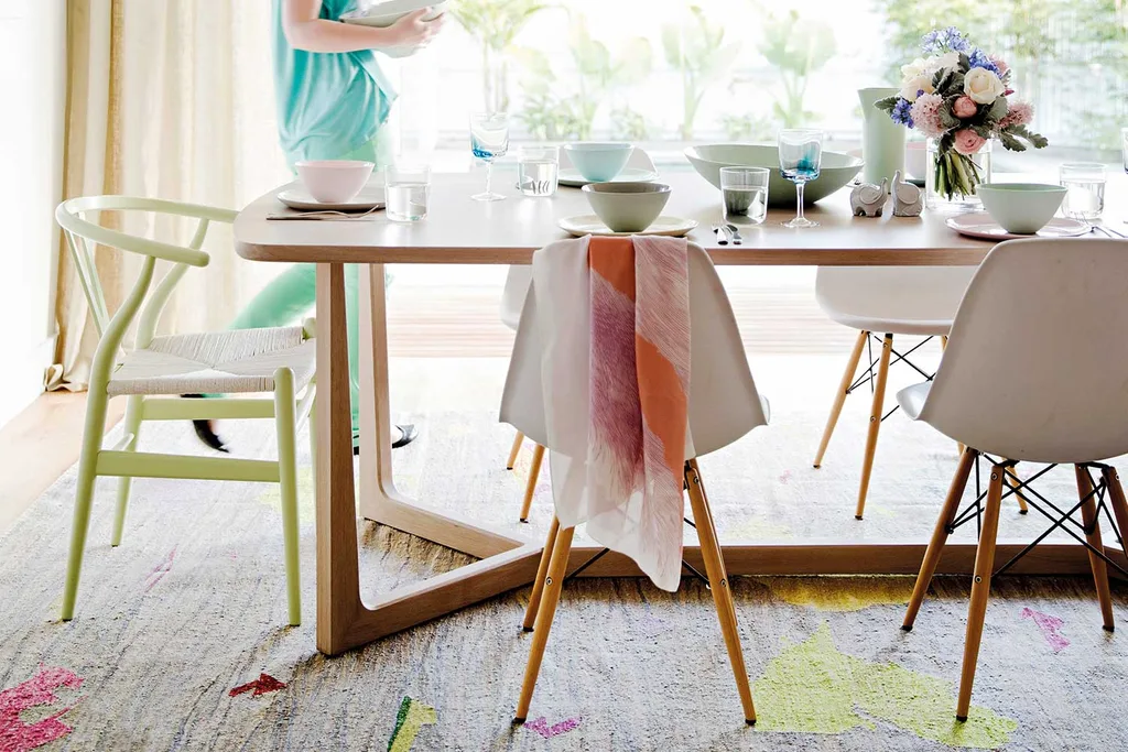 How to mismatch your dining chairs on purpose | Home Beautiful Magazine Australia