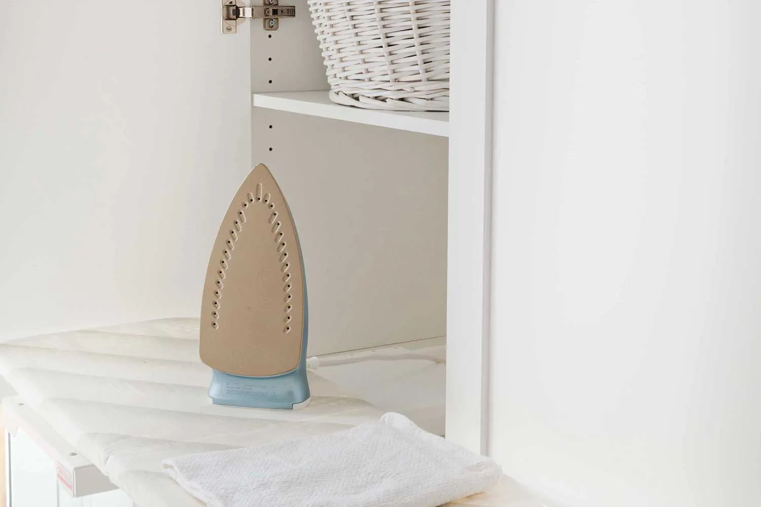 This new robot irons your clothes