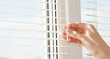 How to clean your blinds