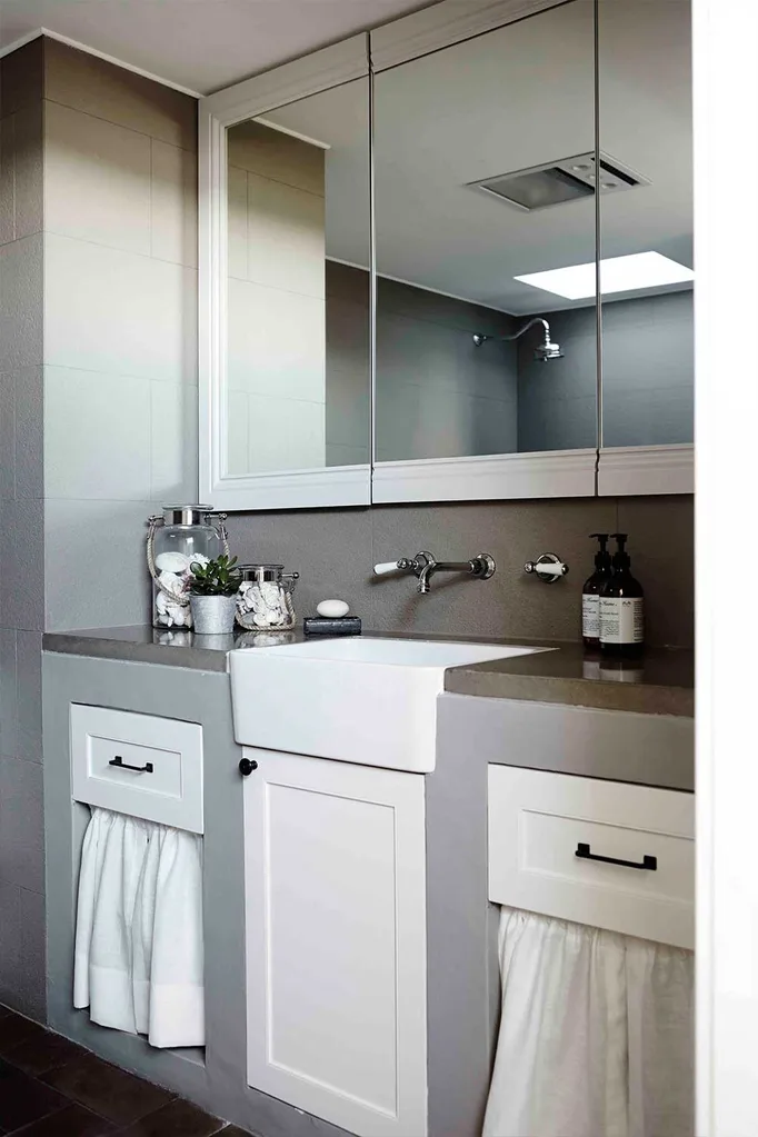 Choosing a bathroom mirror to suit your bathroom | Home Beautiful Magazine Australia