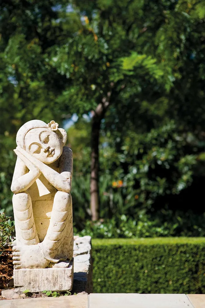 Trending: A beginner's guide to the perfect garden sculpture | Home Beautiful Magazine Australia