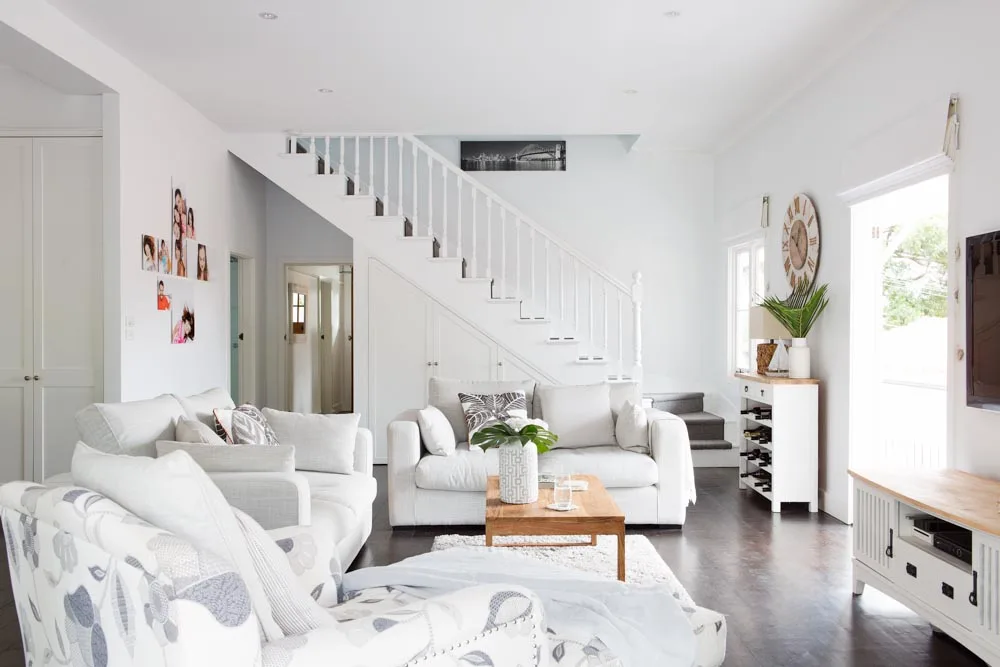 Hamptons lounge room