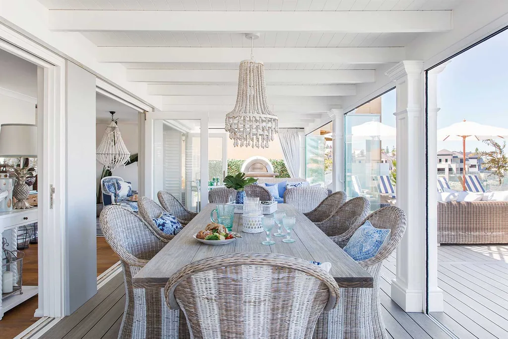 hamptons style outdoor dining room