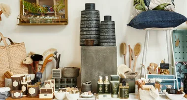 Shopping precinct: Red Hill, VIC
