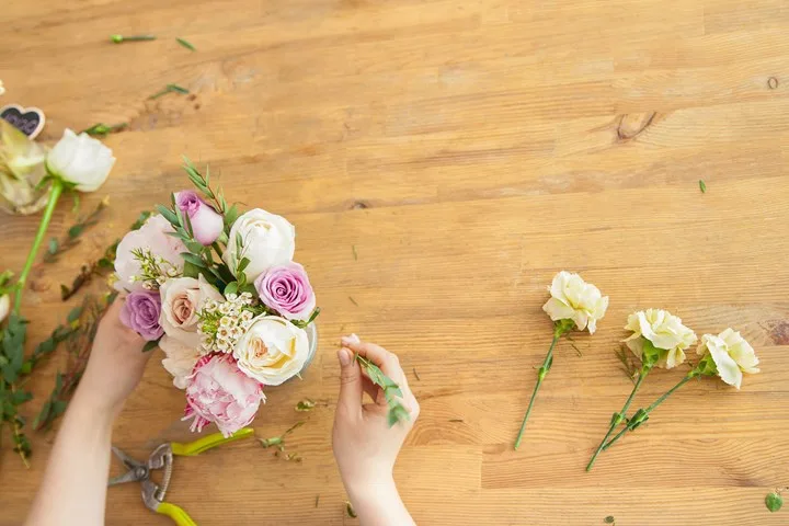 How to arrange flowers | Home Beautiful Magazine Australia