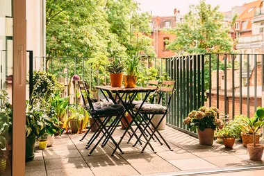 How to turn a balcony into a second living space