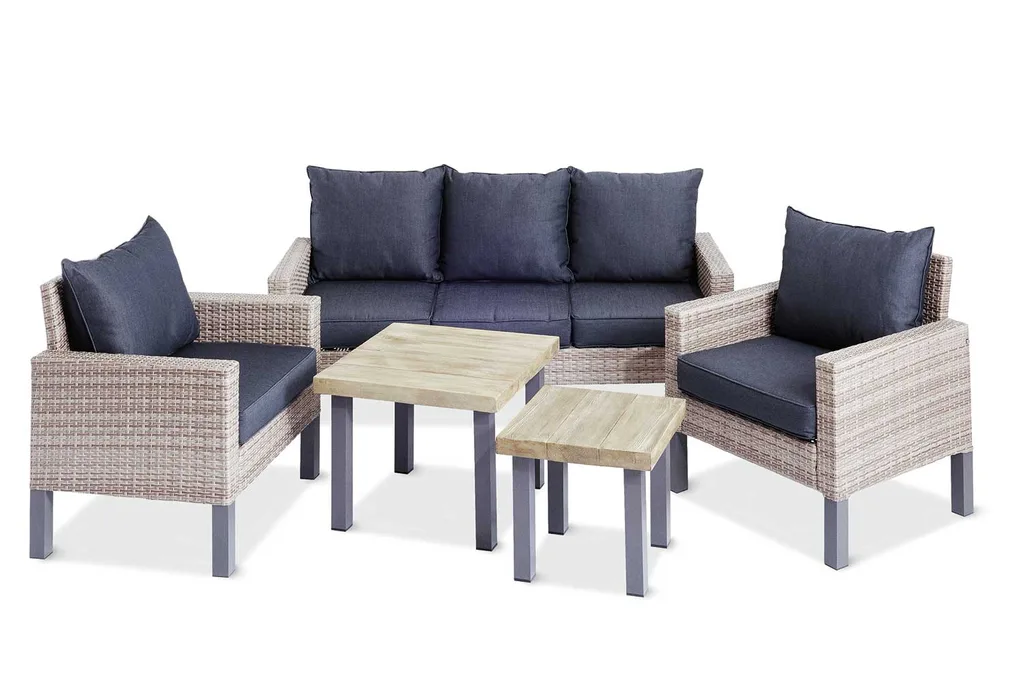 Aldi’s outdoor furniture and bbq entertaining special buys