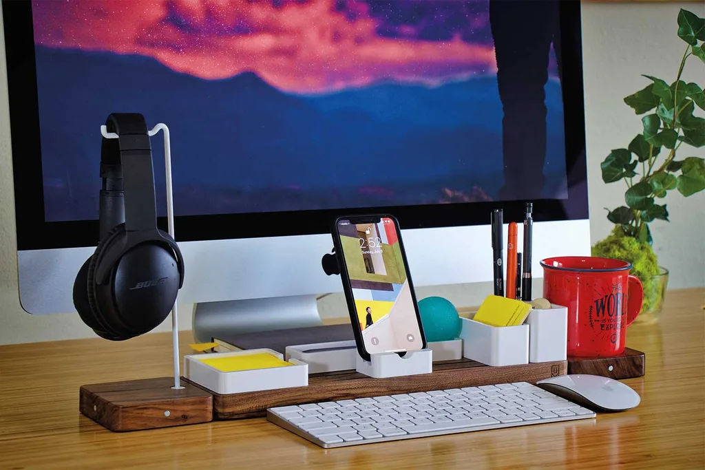 7 things you shouldn't have at your desk