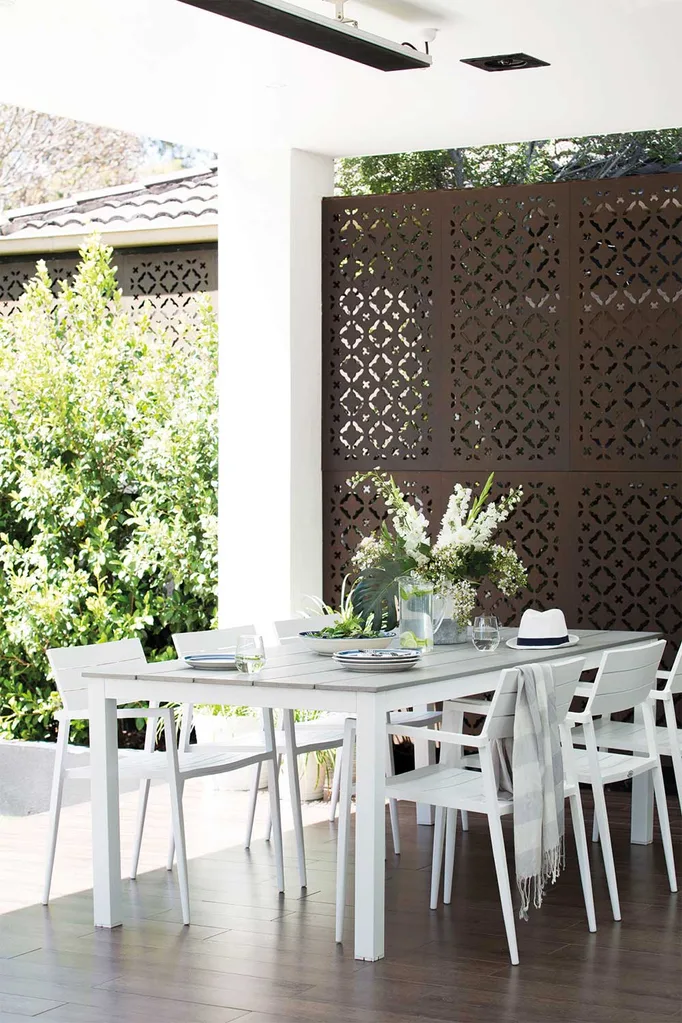 7 great ideas for using decorative outdoor screens