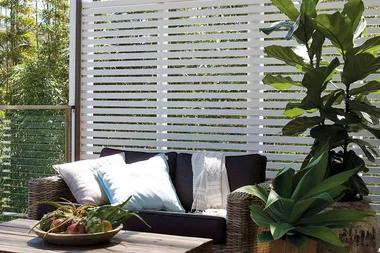 7 great ideas for using decorative outdoor screens