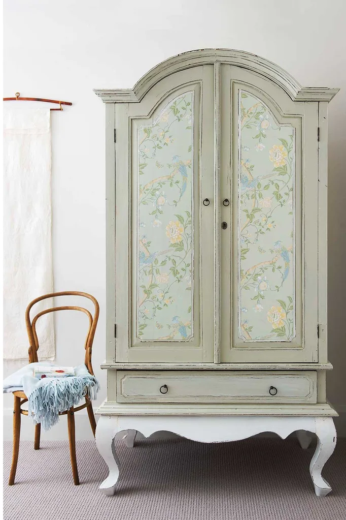Simple hacks to organise your wardrobe