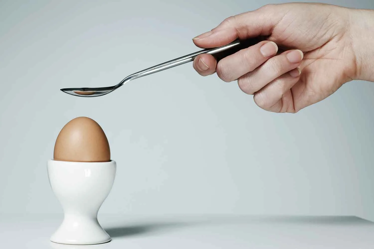 How to peel an egg perfectly